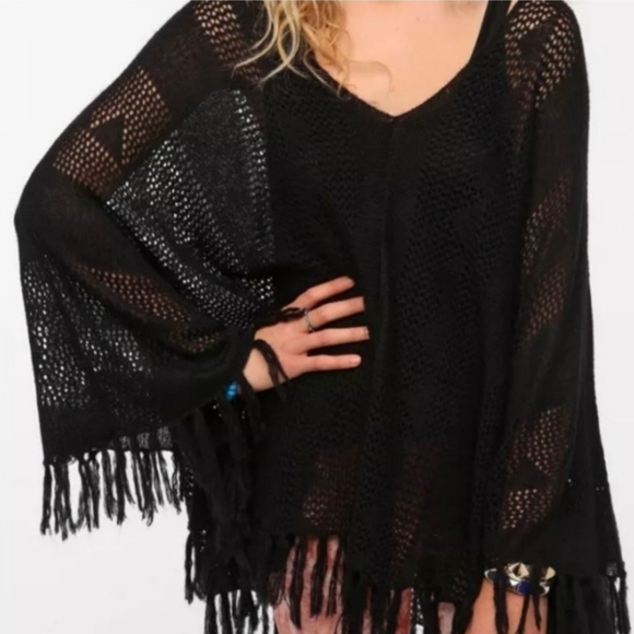 Jack BB Dakota Black Knit Poncho - Picture 14 of 14